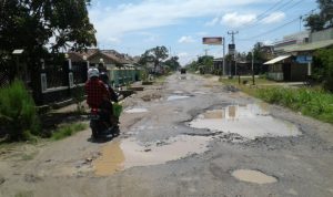 jalan-rusak_20180219_171155