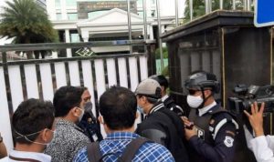 5fbe0163970bc-tim-dari-kpk-menggeledah-kantor-kementerian-kelautan-dan-perikanan-kkp_665_374